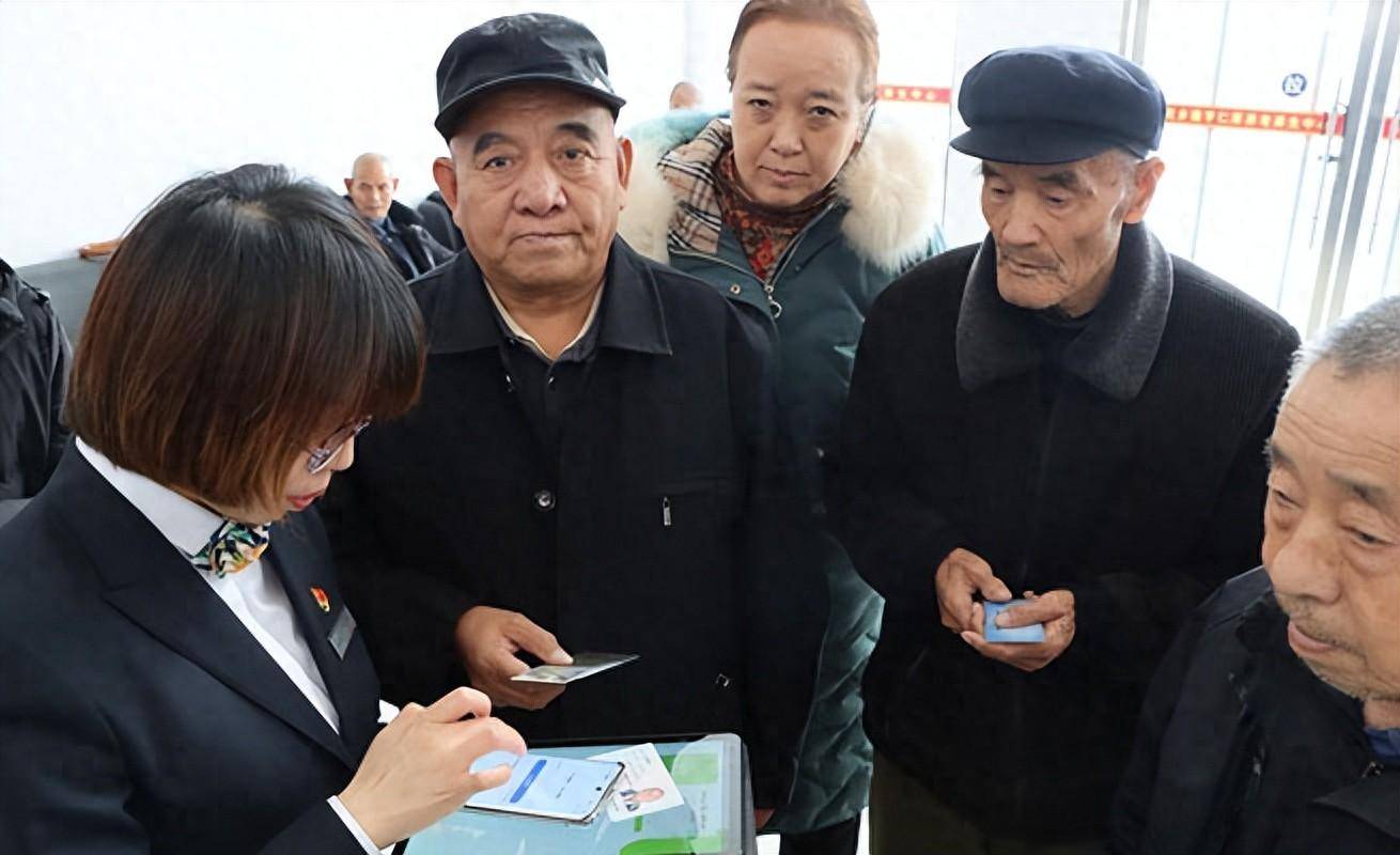 武乡农商银行多措并举助推社保卡业务指标稳步提升