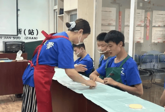 德耀青岛·礼赞模范 | 青岛市"文明市民"肖亚丽:用爱与坚守点亮蓝色的