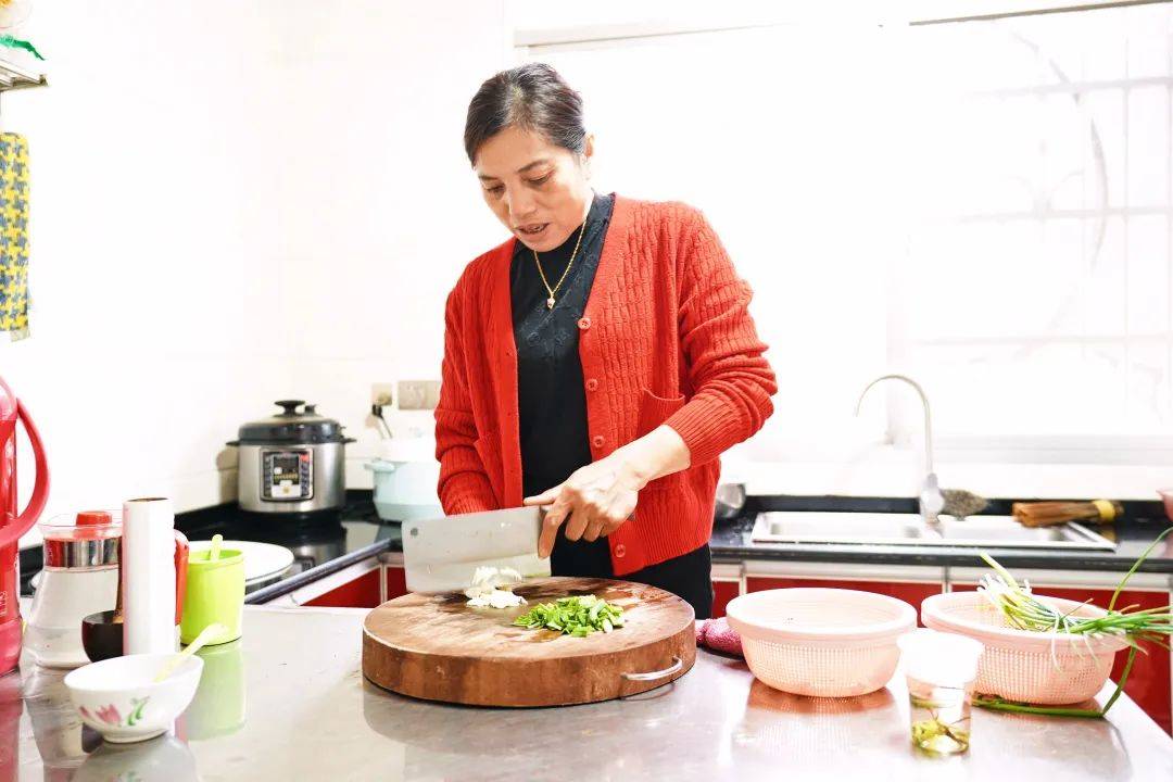 宁乡夏铎铺镇长龙新村何泽军!