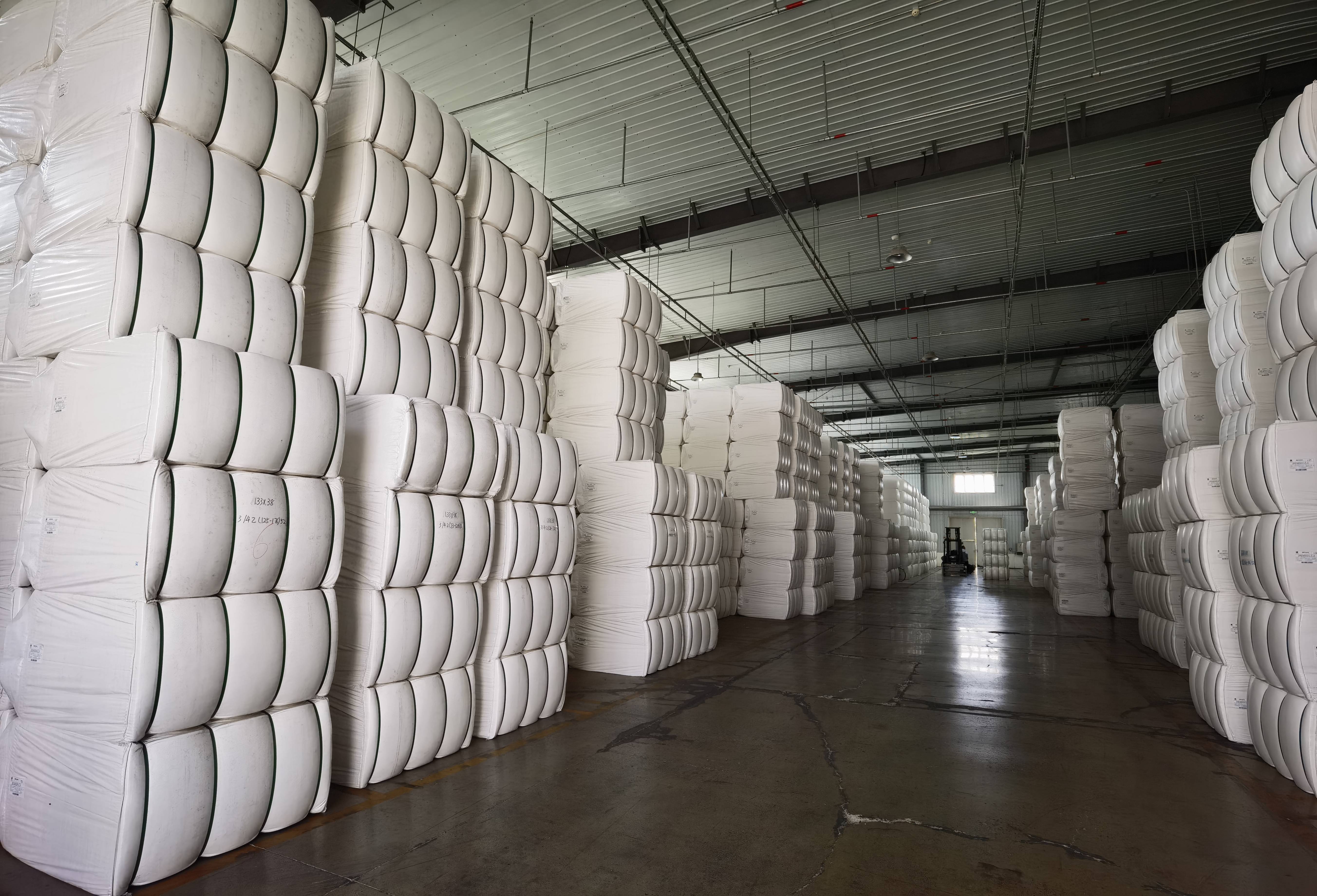 鸿泰鼎新材料科技有限公司莱赛尔纤维仓库经济观察网 记者 宋馥李4月