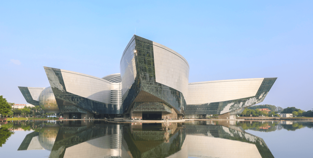 12个常设主题展馆,近600件(套)展品及多个临时专题展区,建有5座科技