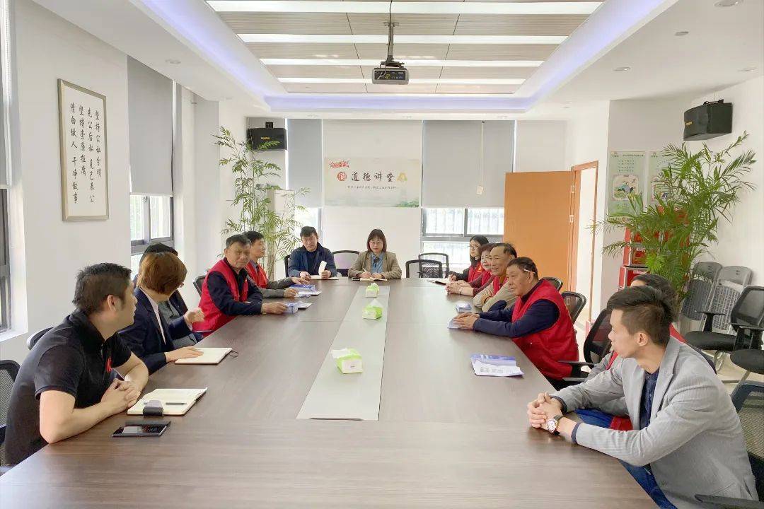 局拟稿:陈悦清审核:张佳妮审签:俞群花● 【海棠领航·幸福小区】注意