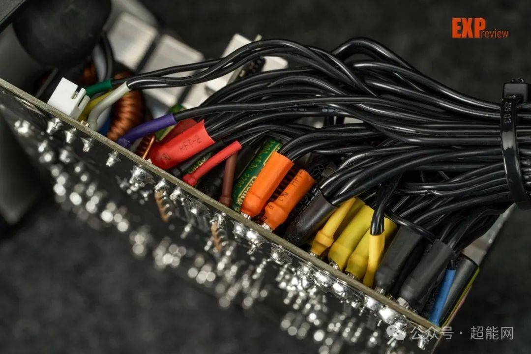 九州风神 pl800d电源评测:将原生pcie 5.0供电带到亲民级