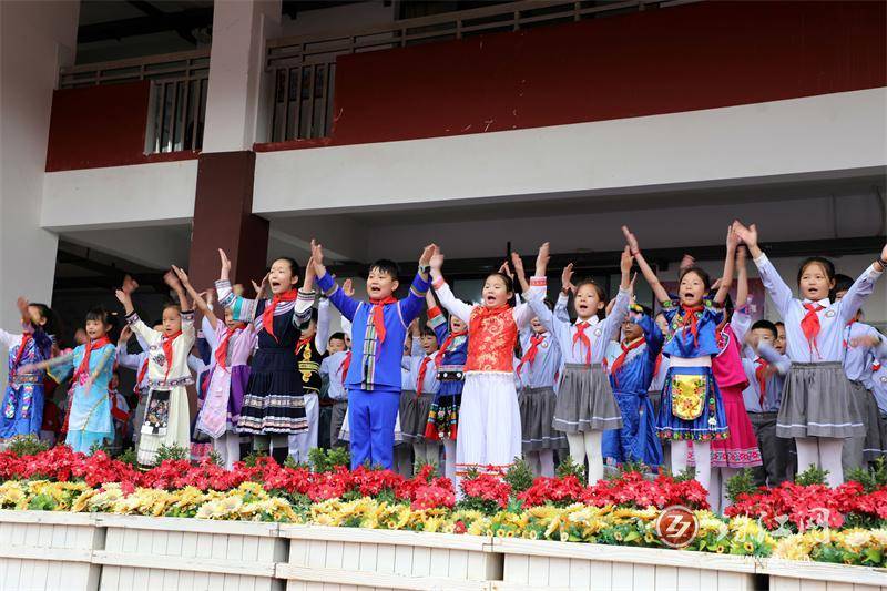 罗平:东屏小学"红红石榴籽 殷殷团结情"阅读展示活动有声有色