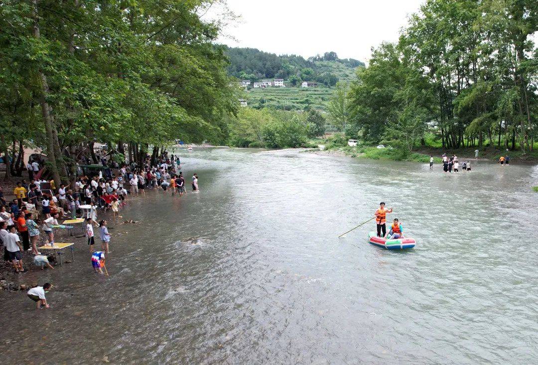 道真自治县首届美食节"道真四大名菜"评选暨"五一"假期文化旅游新闻