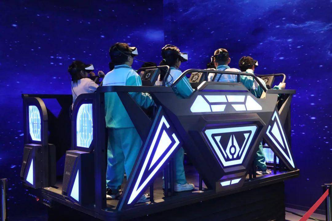 身临其境的感受地球的远古和未来穿越奇幻的地心世界沉浸式了解煤矿的