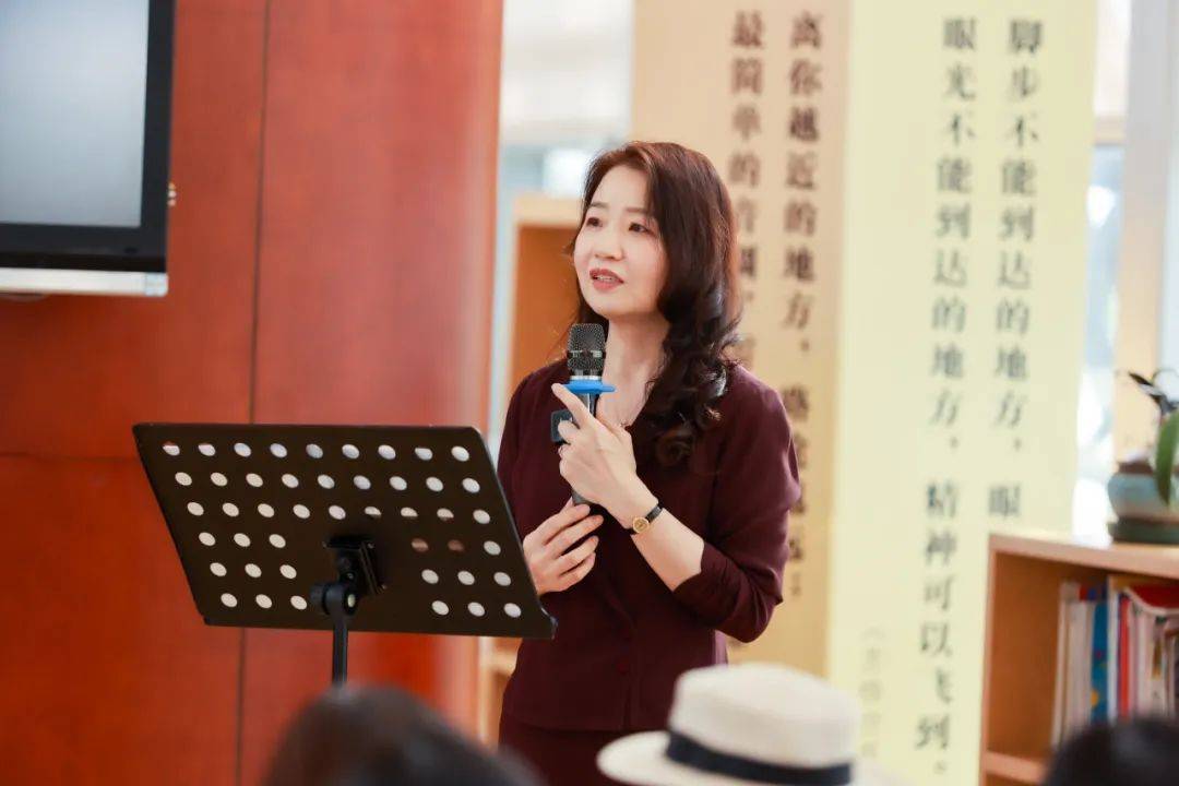 玛亚老师深刻解析这一主题的意义:"什么是择善固执呢?