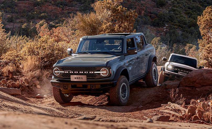 福特烈马 bronco 国内上市:硬派越野车型,售价 2998 万元起