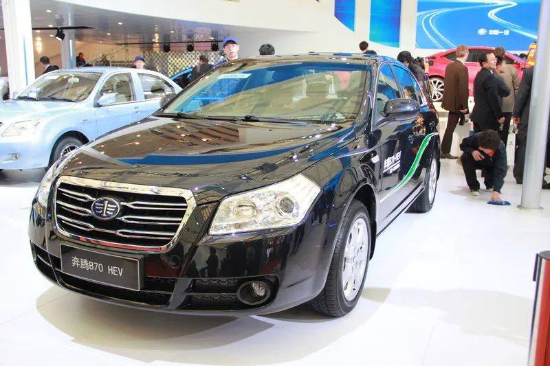 奔腾b70 hev不过这还只是开胃菜,2011年,一汽发布了一个"蓝图战略"