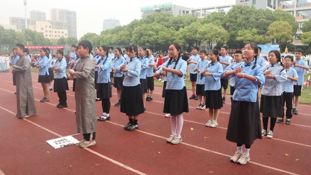 "诗韵承千年 运动展风采"——记凤翔实验学校春季田径