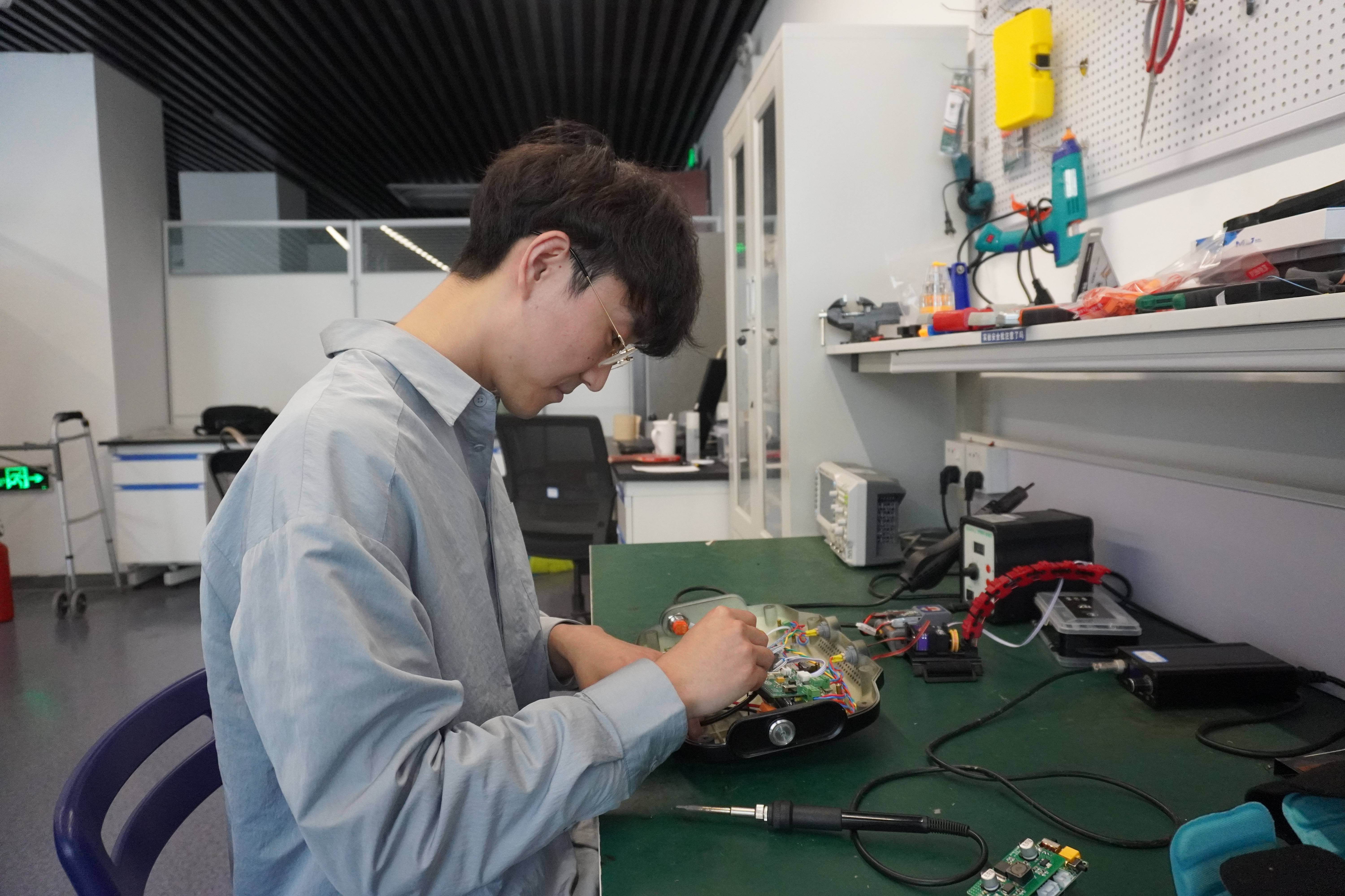 科研"新青年"|意念控制,不是"魔法"是科学