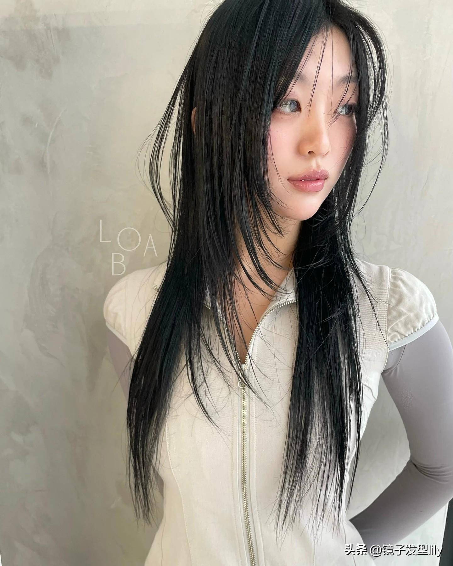 女士长碎发修颜瘦脸显高级解锁你的时尚新魅力