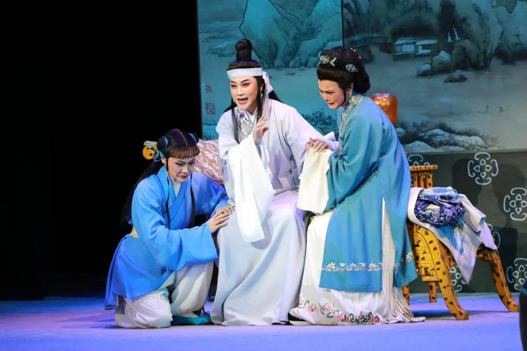 "风·范" | 纪念越剧宗师范瑞娟诞辰100周年系列演出《青衫·红袍》