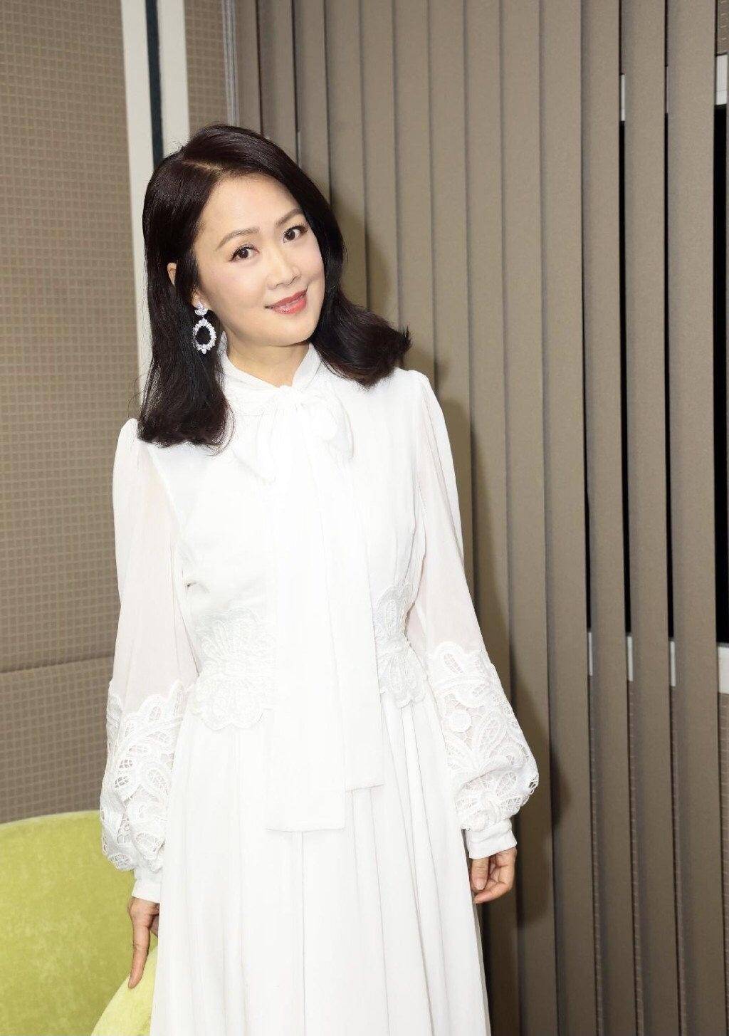 古装美女梁小冰自揭为男神入行!公开秀恩爱,参演tvb新剧获好评