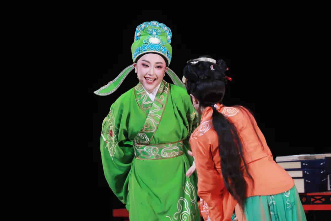 "风·范" | 纪念越剧宗师范瑞娟诞辰100周年系列演出《青衫·红袍》