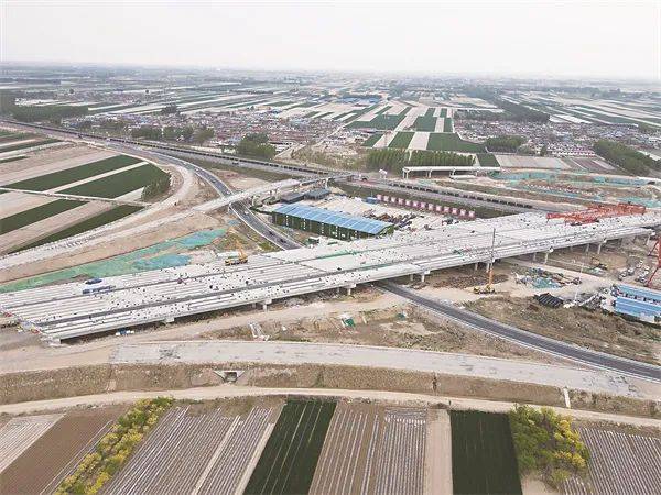 秦唐高速公路唐山段奋力建设保进度