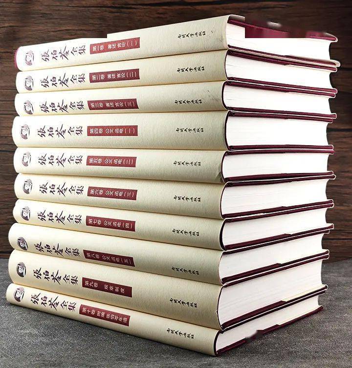 这套书30斤,问问书架再买!