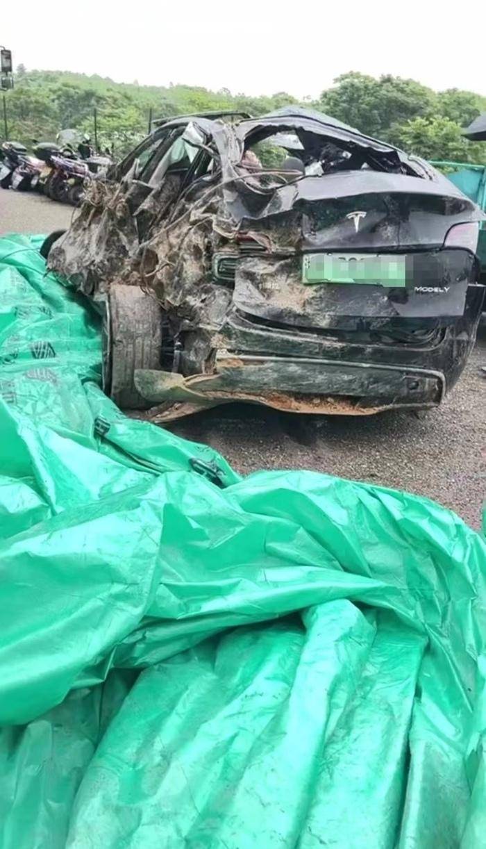 金华夫妻开特斯拉坠崖身亡事故,特斯拉最新回应