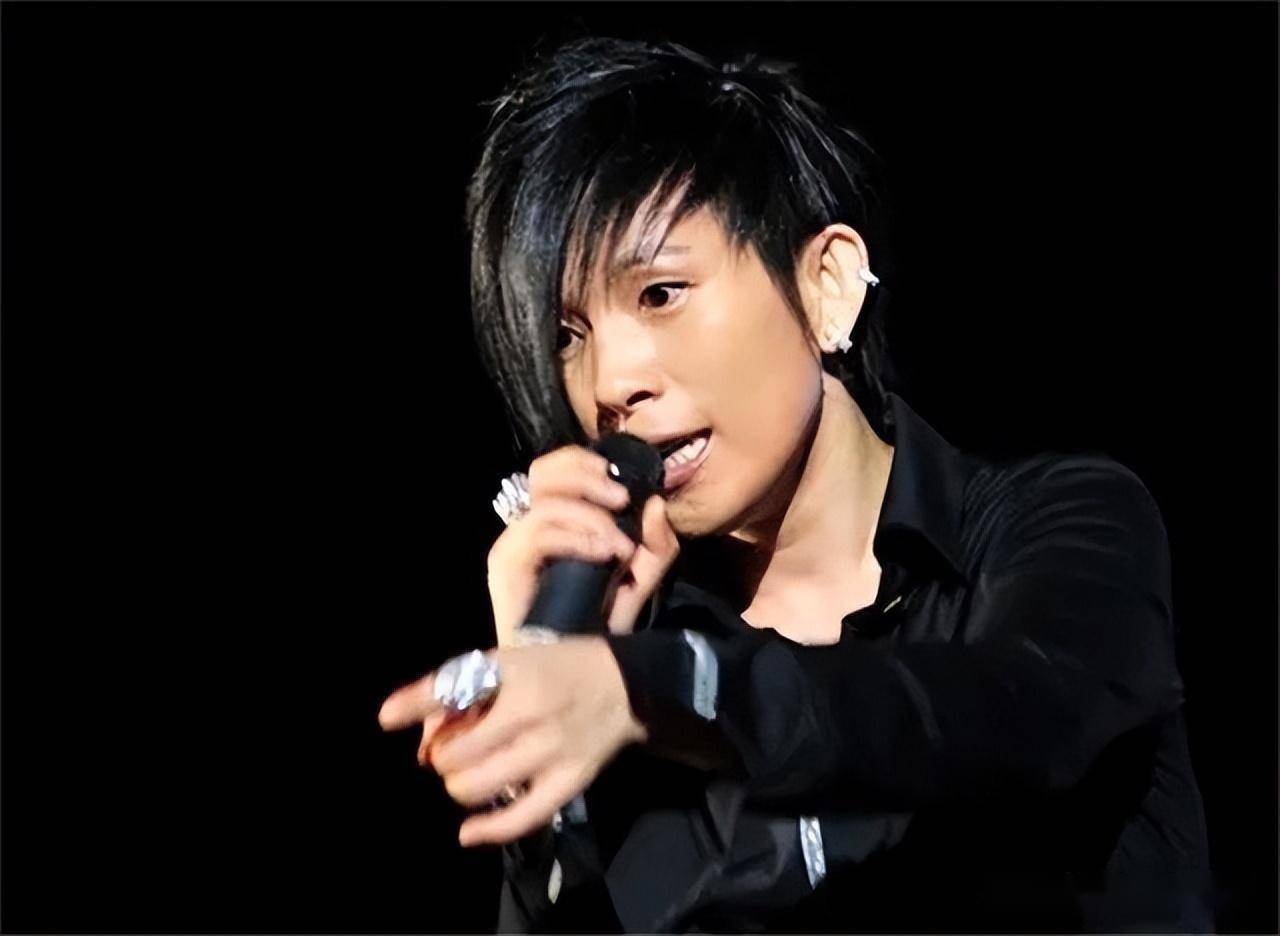 片成名,为上位与王晶暧昧不清,如今58岁没人敢娶_陈雅伦_尚伟_感情