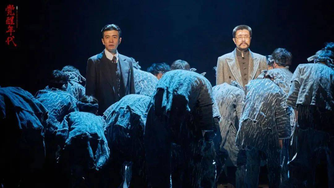 平,国家一级编剧喻荣军担任编剧,上海话剧艺术中心国家一级导演何念