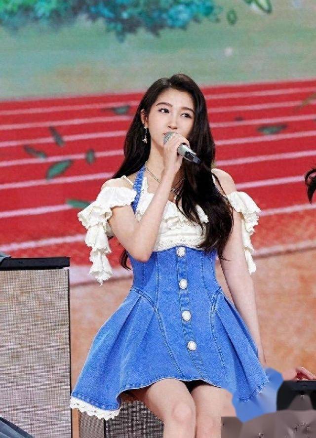 周雨彤,小阿七合唱《如果你要写风,就别只写风》