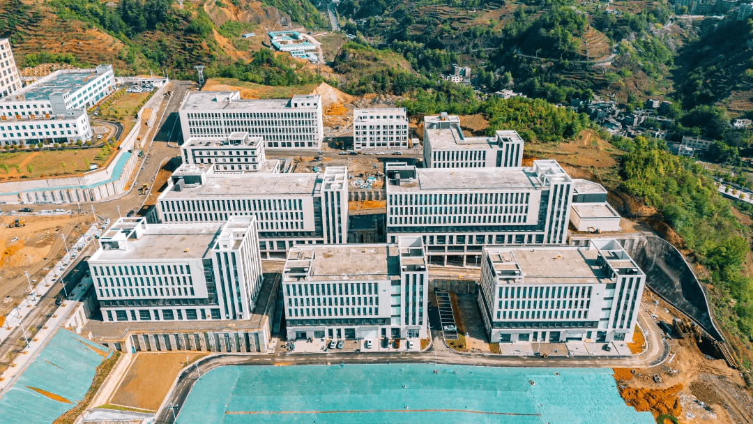 昭通镇雄纺织服装产业园正式投产,已有多家企业入驻!