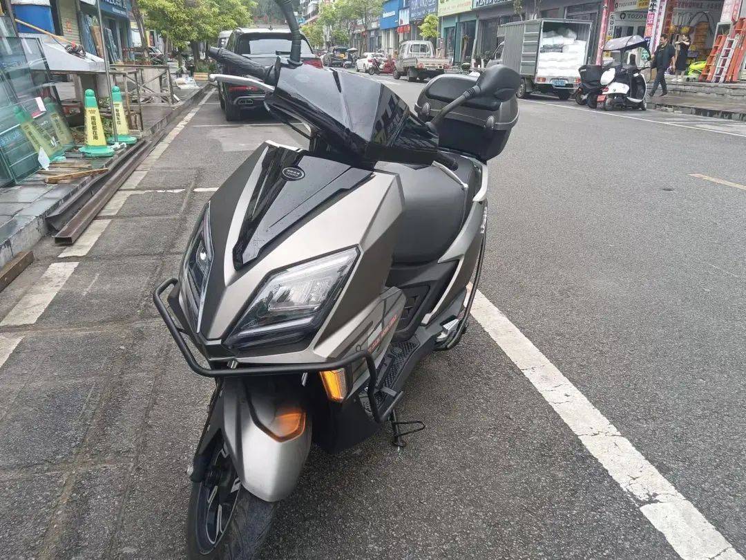 【5月9日凤冈信息网二手信息】中华h530,饮水机,餐饮油烟机,踏板车