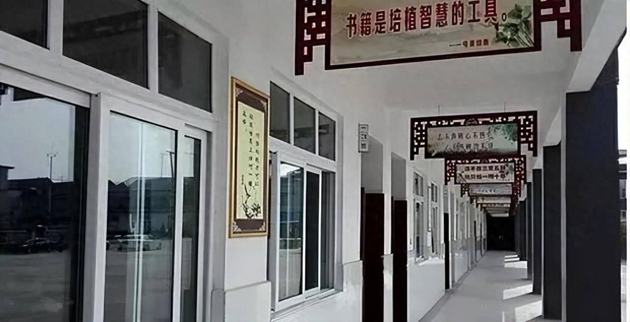 我的外公翟润青先生(1913——1987)出生于邳州市八义集镇(原石桥乡)周