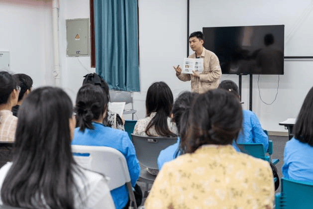 石浦镇,新桥镇团委联合开展"身入历史·心向未来"主题团日活动