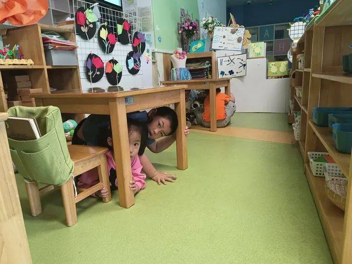 应急有方 临"震"不慌——沥海街道中心幼儿园防震演练活动_地震_防范