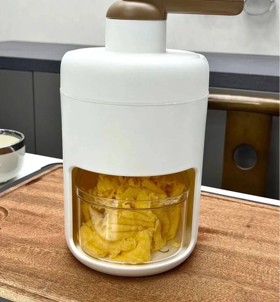 【家用小型手摇刨冰机】