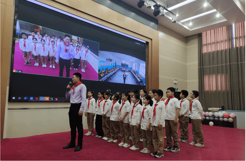 近日,江西援疆前指牵手阿克陶镇学校和江西省宜春市翰林学校,开展了以