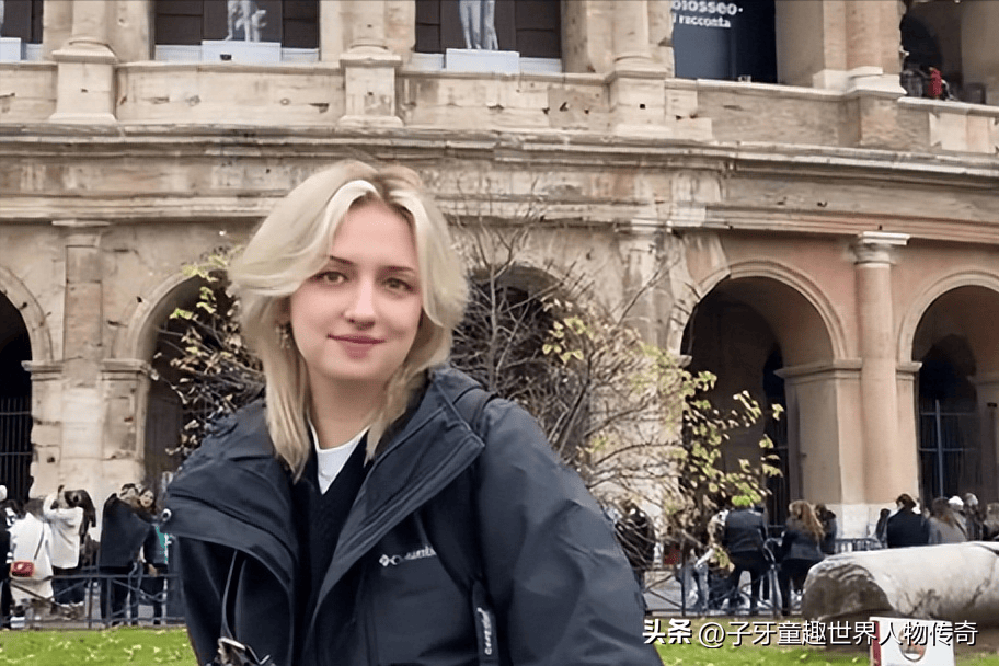 温州小伙带乌克兰女友回国,父母大方给红包买东西,女友感动流泪_瑞娅