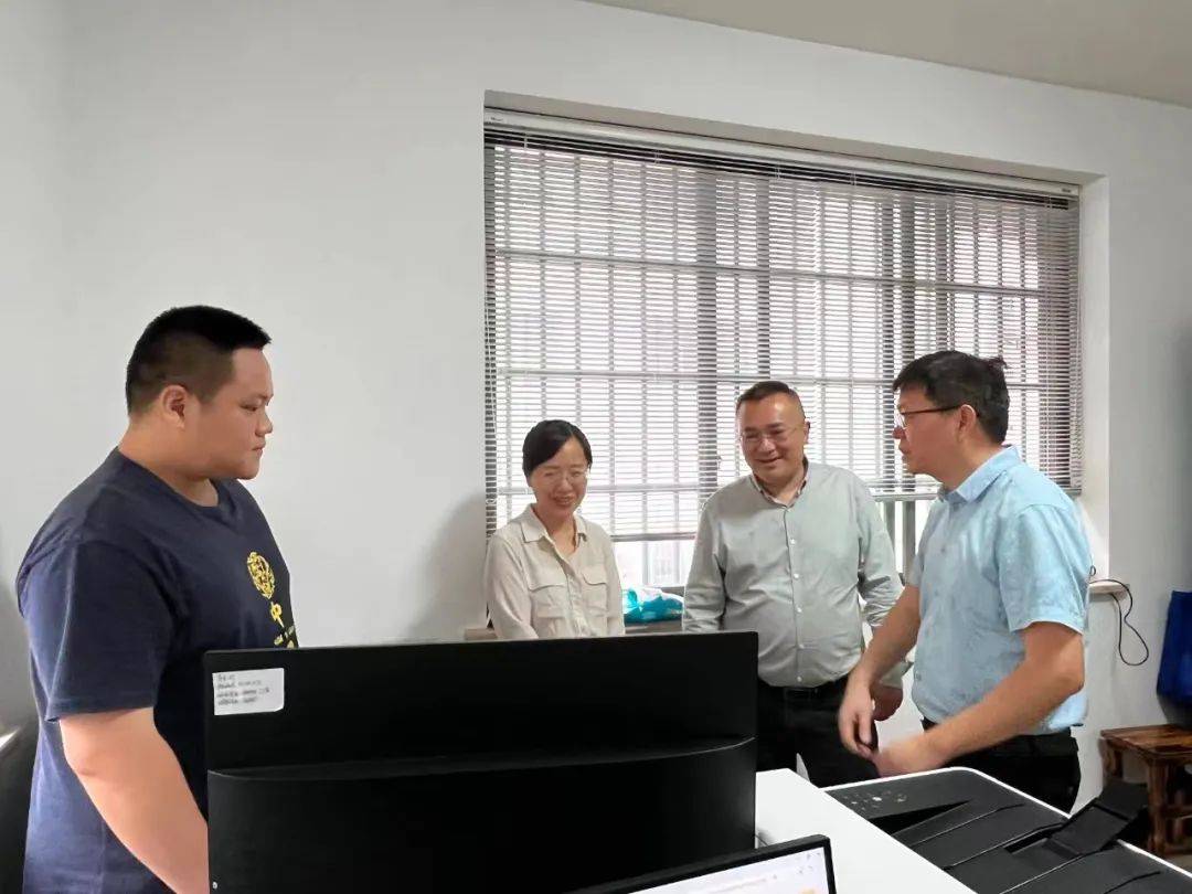 阳朔队:县委书记周彦到国家统计局阳朔调查队进行调研