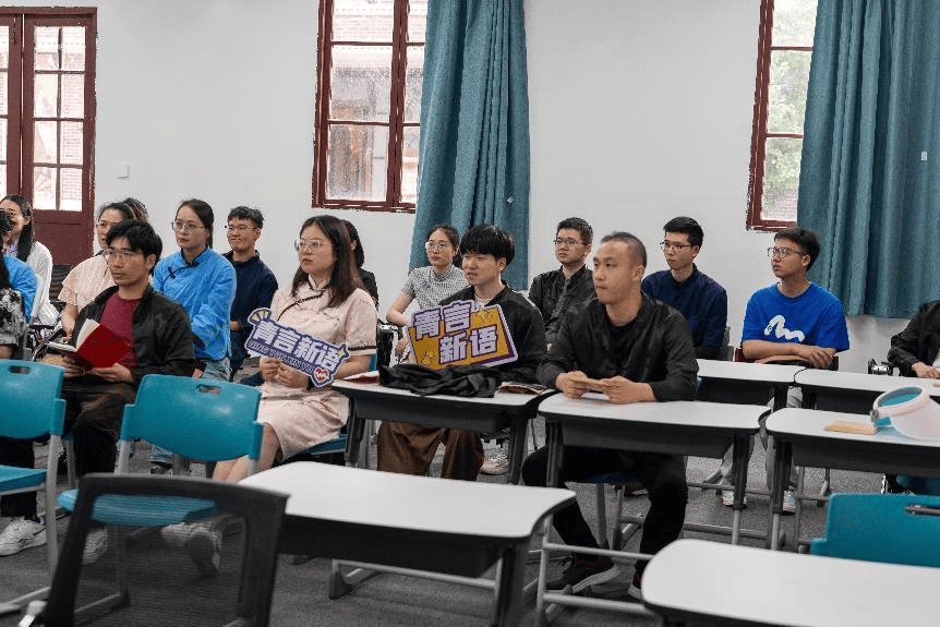 石浦镇,新桥镇团委联合开展"身入历史·心向未来"主题团日活动