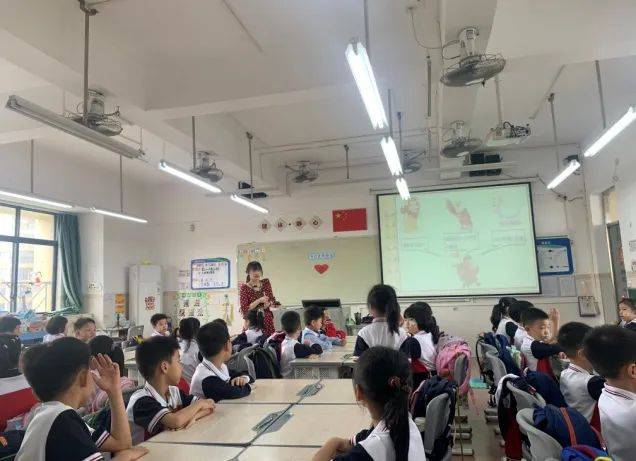 风采,德育润心促成长——记里水镇中心小学青年班主任班(队)会课比赛