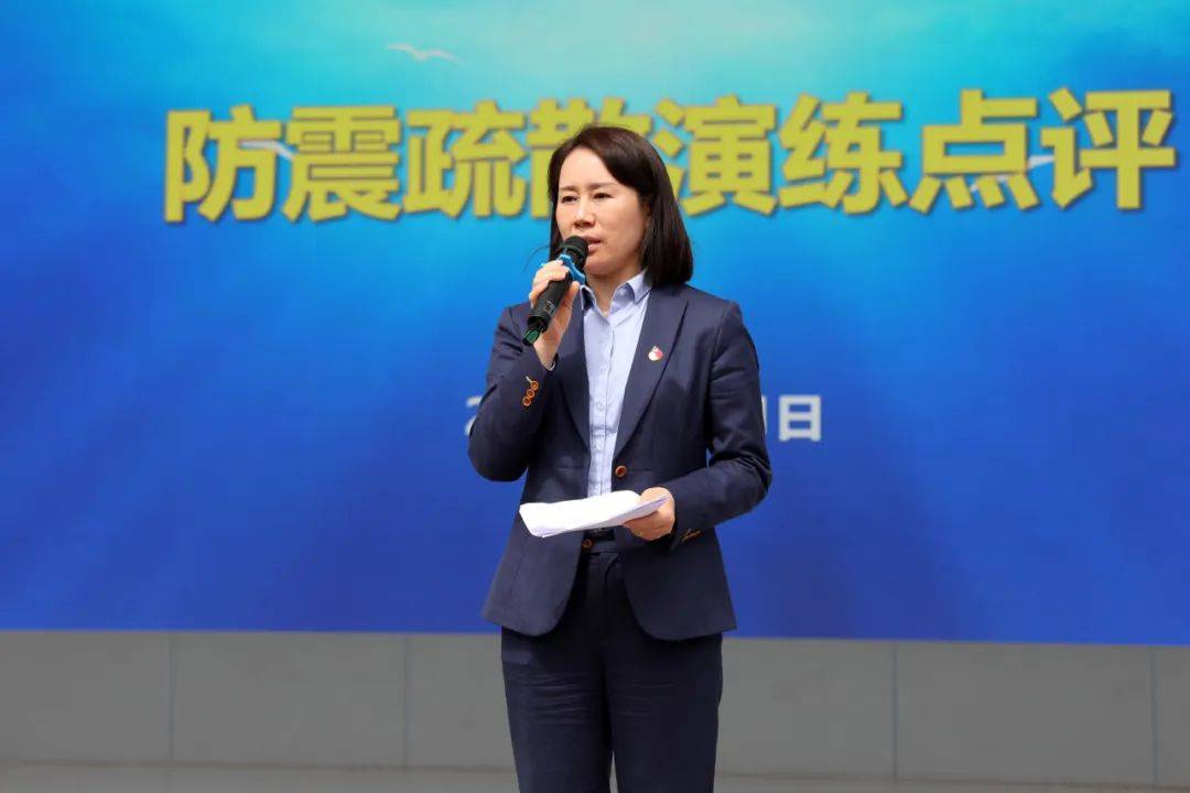 3防灾减灾科普宣教安全讲堂环节,大队辅导员杨臻老师围绕"人人讲安全