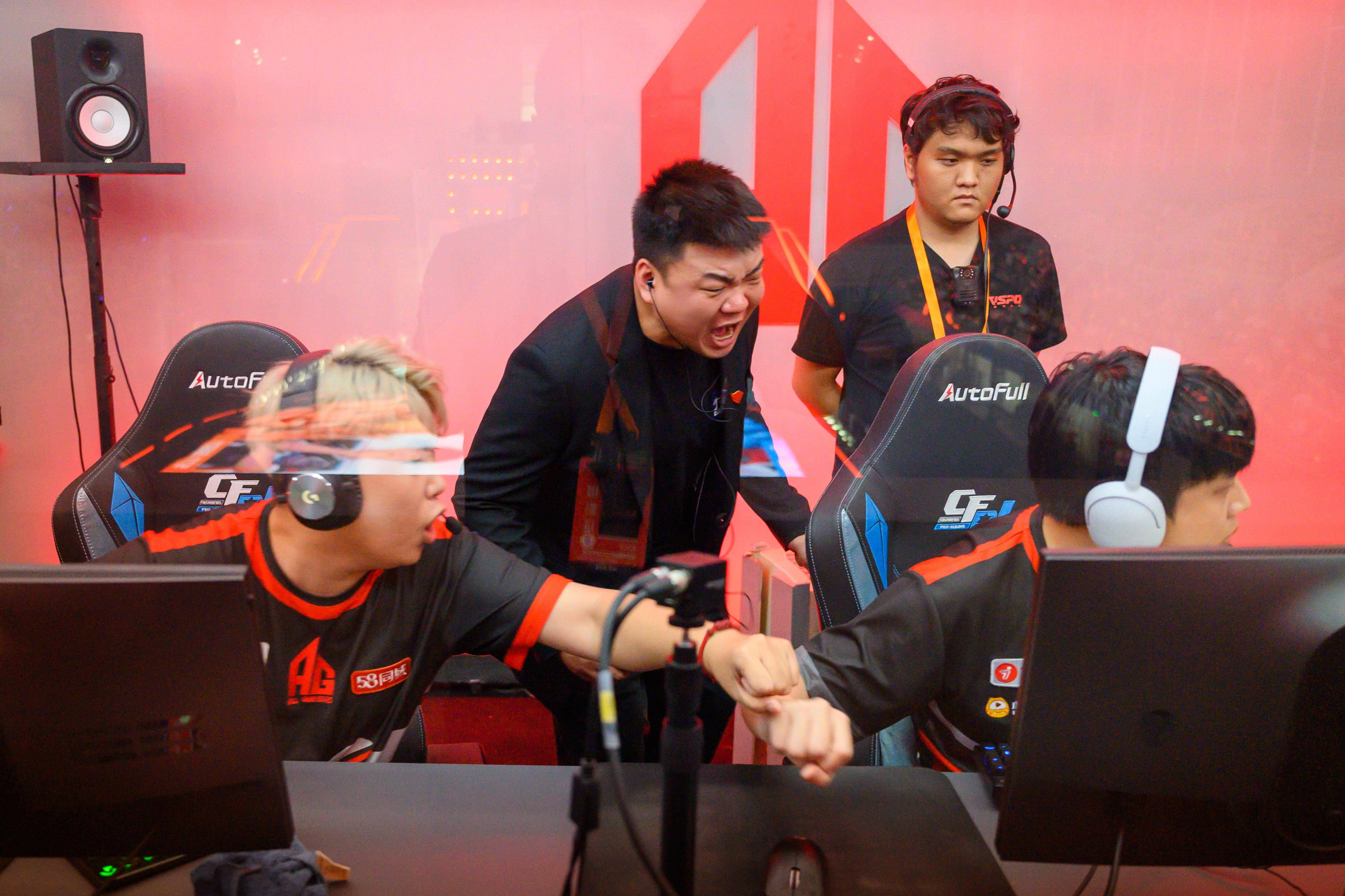 新华全媒 ·新职业故事|电子竞技员:当"打游戏"成为一份职业