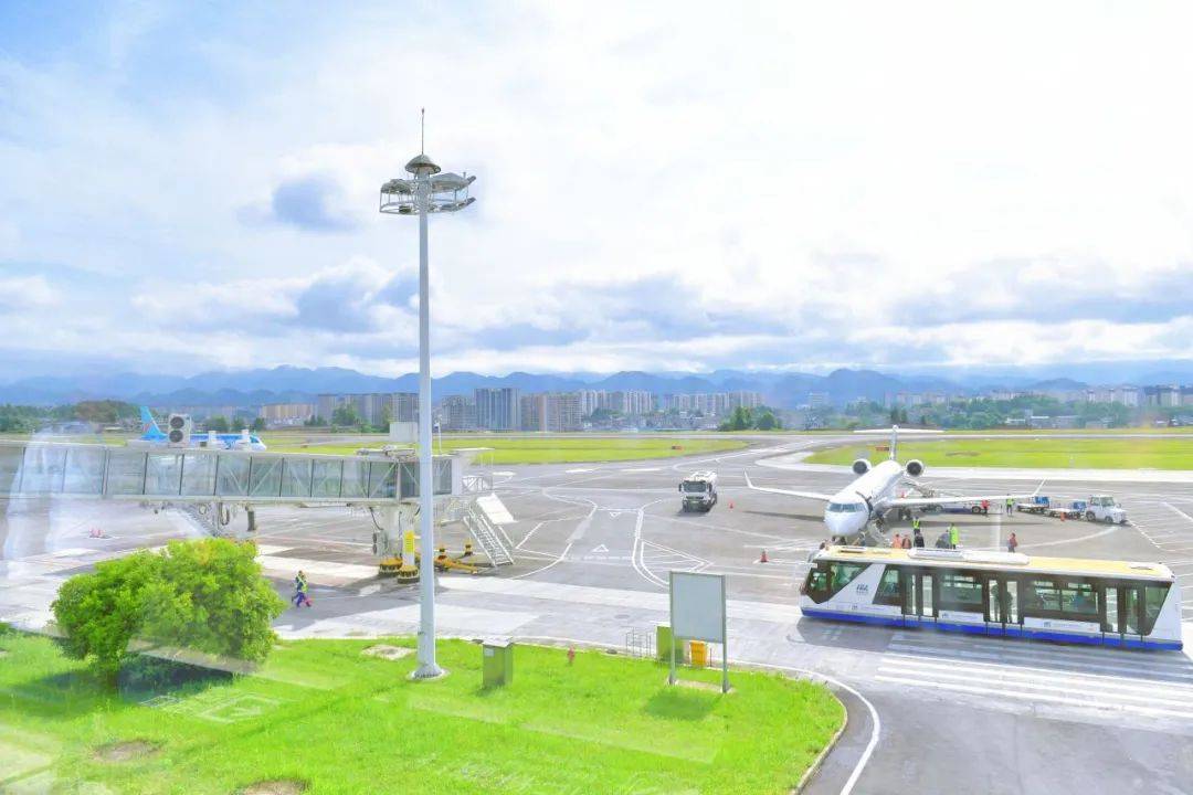 二龙寺机场图片