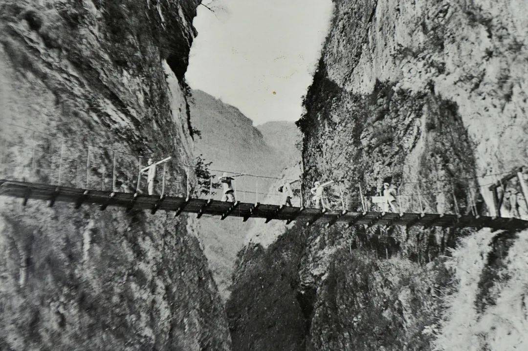 矮拉山隧道图片