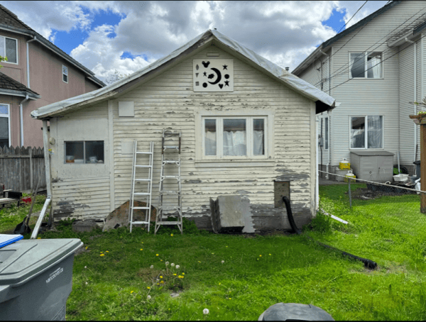 事实上,它的挂牌价格也确实低于评估价值,目前,卑诗