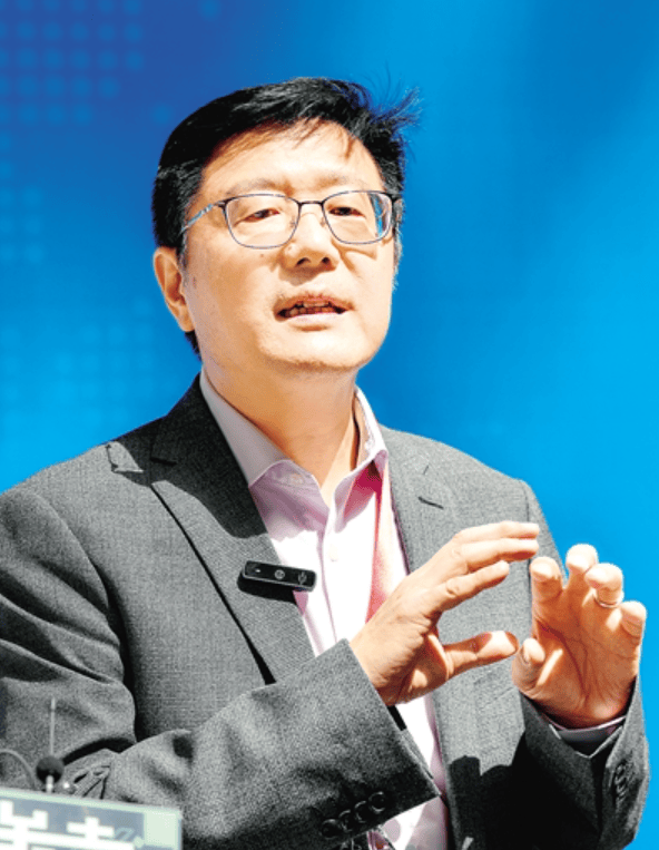 "昨日,香港跨境电商协会执行会长章志方说.