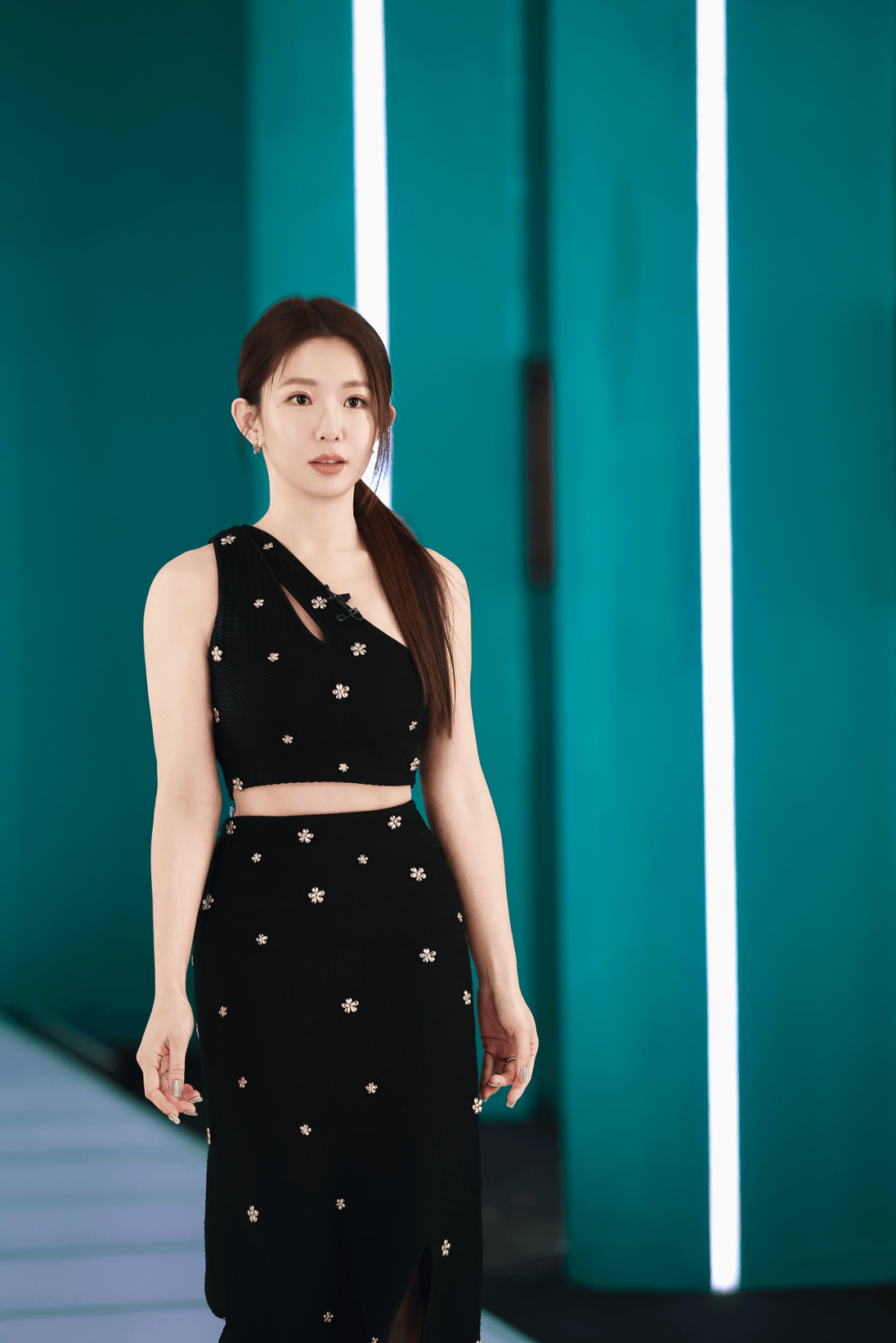 jacfleurant美拉德棕色麦穗流苏开衫购买方式:天猫sandro官方旗舰店