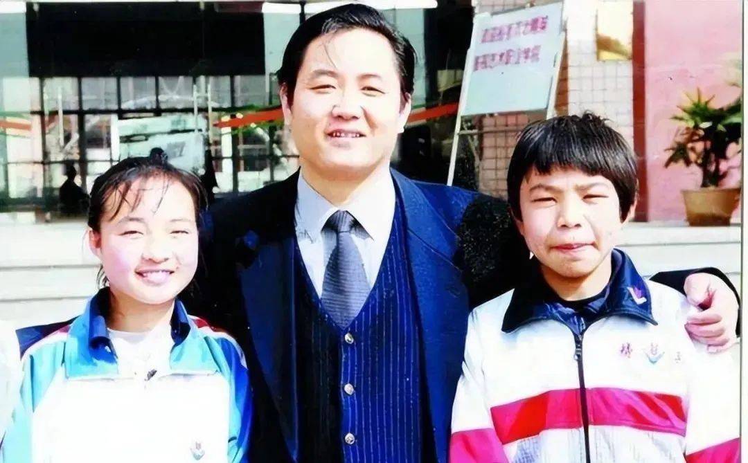 电影_山村里_张慧科