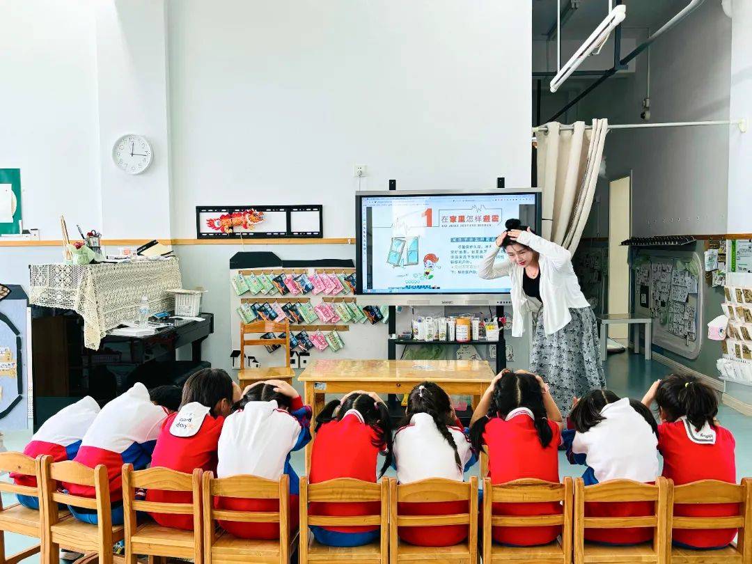 温岭市新河镇中学承办,新河教育联盟四校参加的防溺水应急演练和防