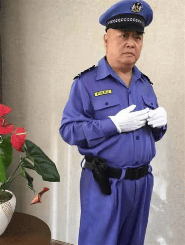 70岁老戏骨毛永明:携妻子定居美国,从美男子变成光头令人认不出