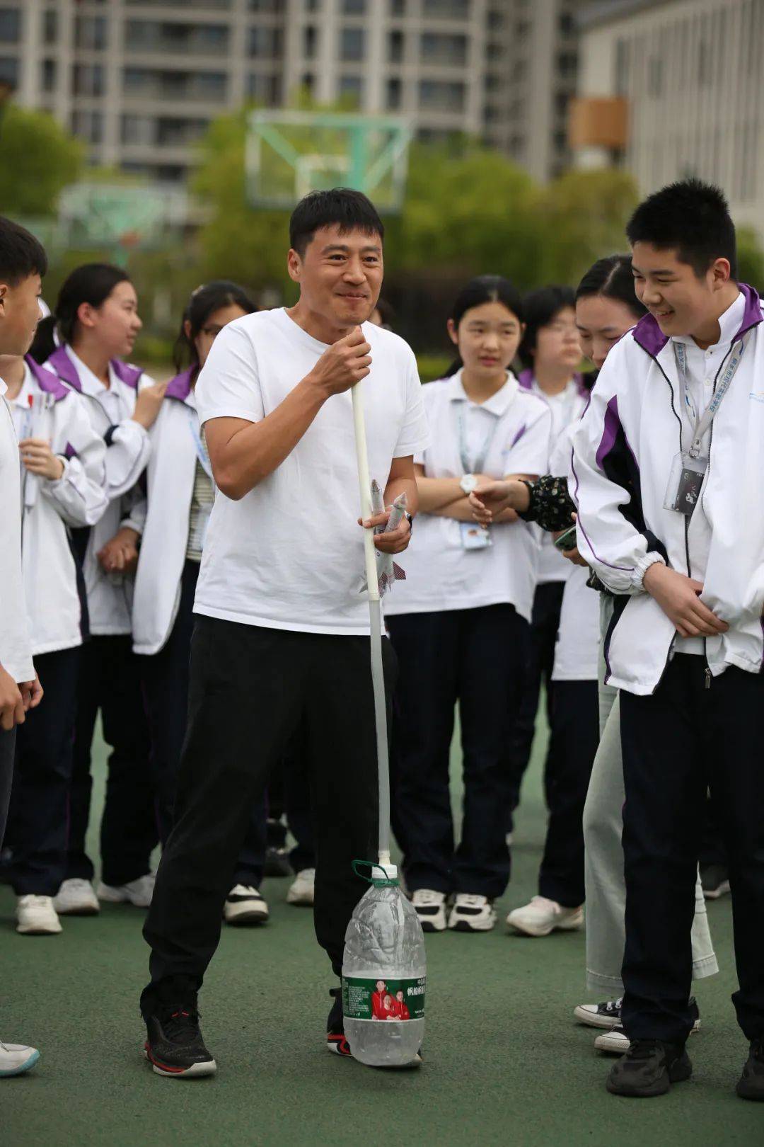 812班李欣妍家长认为这次比赛不仅是一次科技活动的成功举办,更是一次