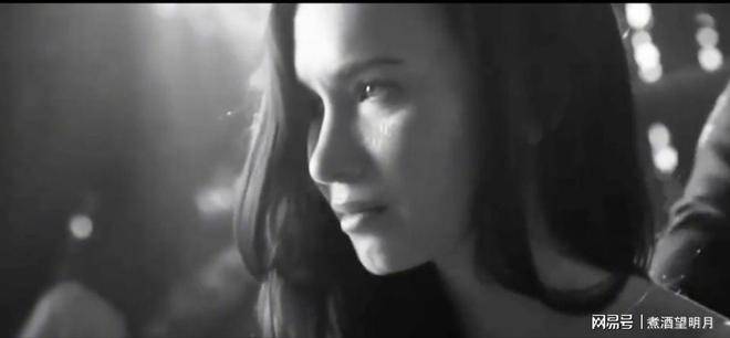 泰国畸形表演秀始末！原型故事让人脊背发凉，揭秘花瓶姑娘的真相