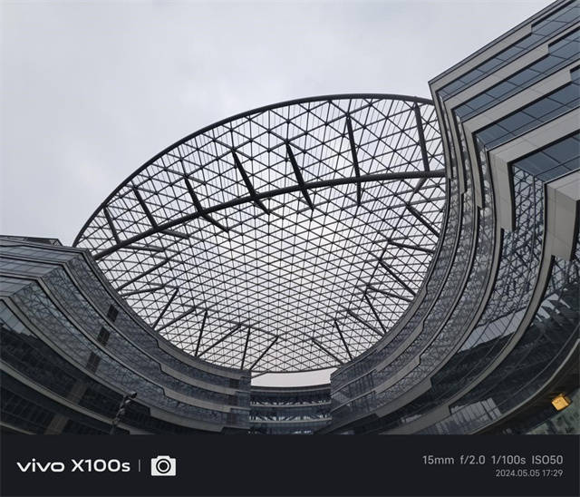 你想要的直屏设计和强大性能都有了vivo X100s评测