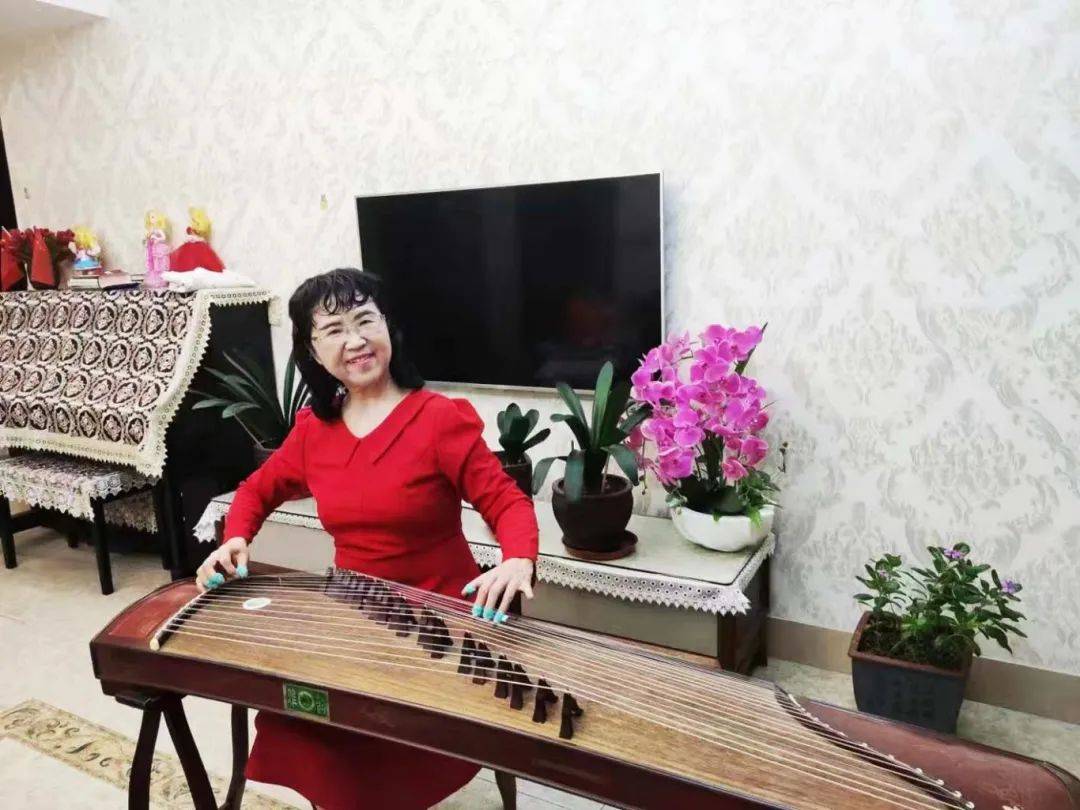 扬州:老年大学里的银发"追梦人"